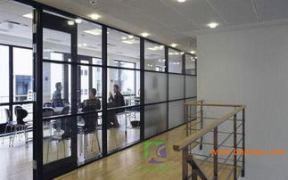 全面解讀80款辦公室裝修隔斷材料 單玻、雙玻與百葉屏風供應指南